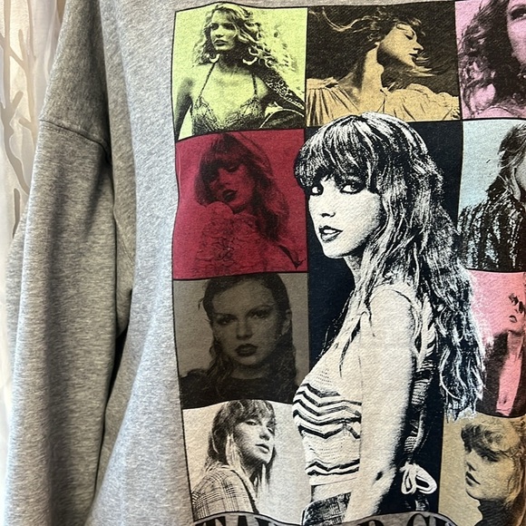 Taylor Swift Official Era Sweatshirt Size M also Fits Large - Picture 5 of 9